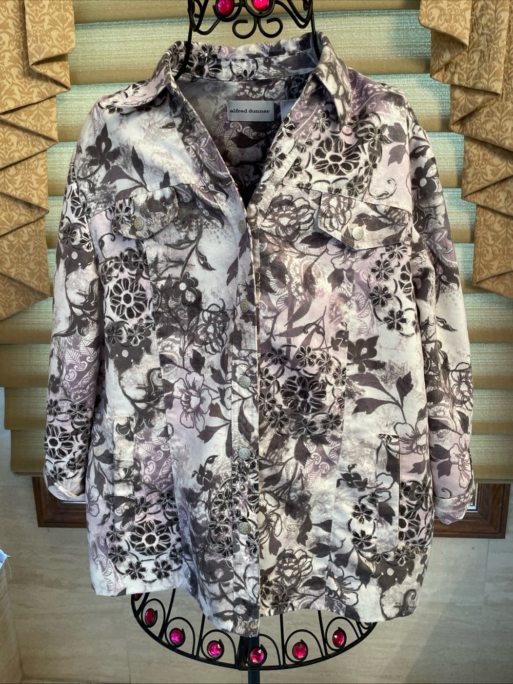 Alfred Dunner Jacket White Purple Floral Casual Shirt/Shacket Size 18 Snap Front
